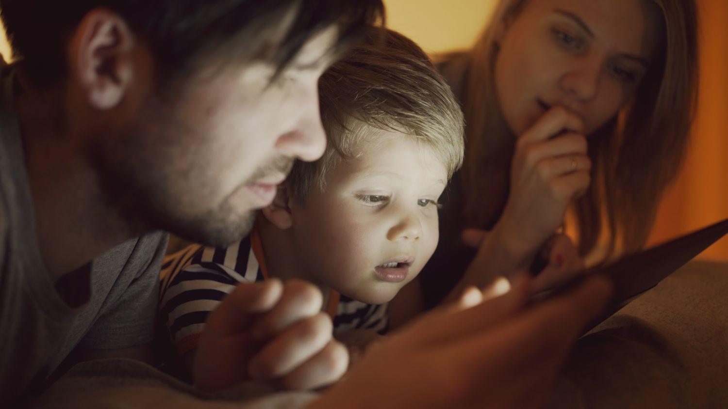Pantallas y crianza consciente en niños